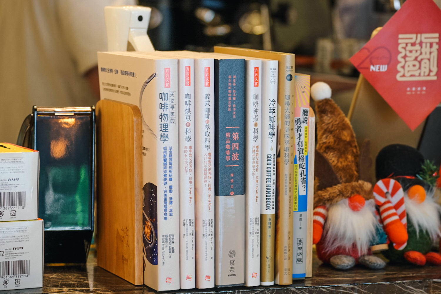 Wolf&Poet Coffee 狼與詩人咖啡|忠孝復興插座工作咖啡廳,彩色水餃配手沖,你是狼還是詩人? - 第10張圖