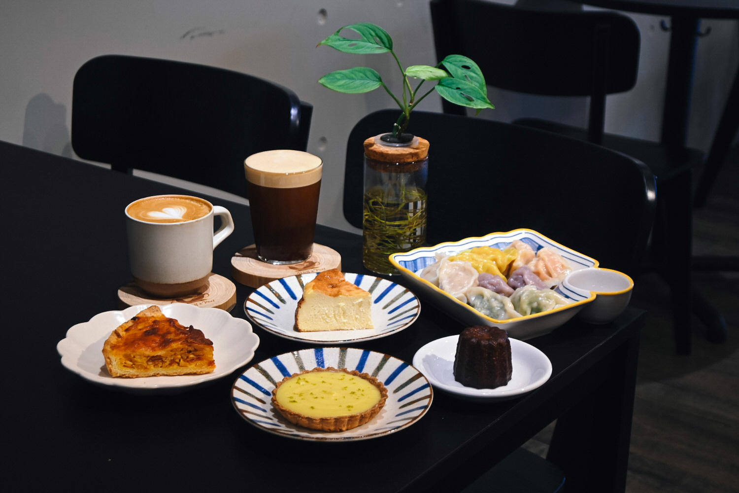 Wolf&Poet Coffee 狼與詩人咖啡|忠孝復興插座工作咖啡廳,彩色水餃配手沖,你是狼還是詩人? - 第11張圖