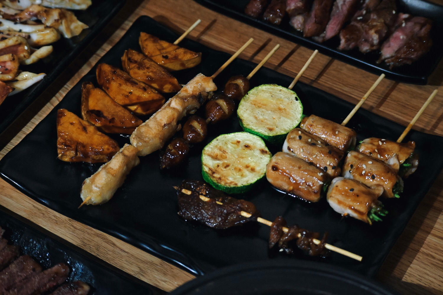 囍焰炭火串焼き。台中南屯串燒宵夜新開幕!龍眼炭燒烤當日食材、3種獨門撒料,紋甲花枝推薦必點 - 第24張圖