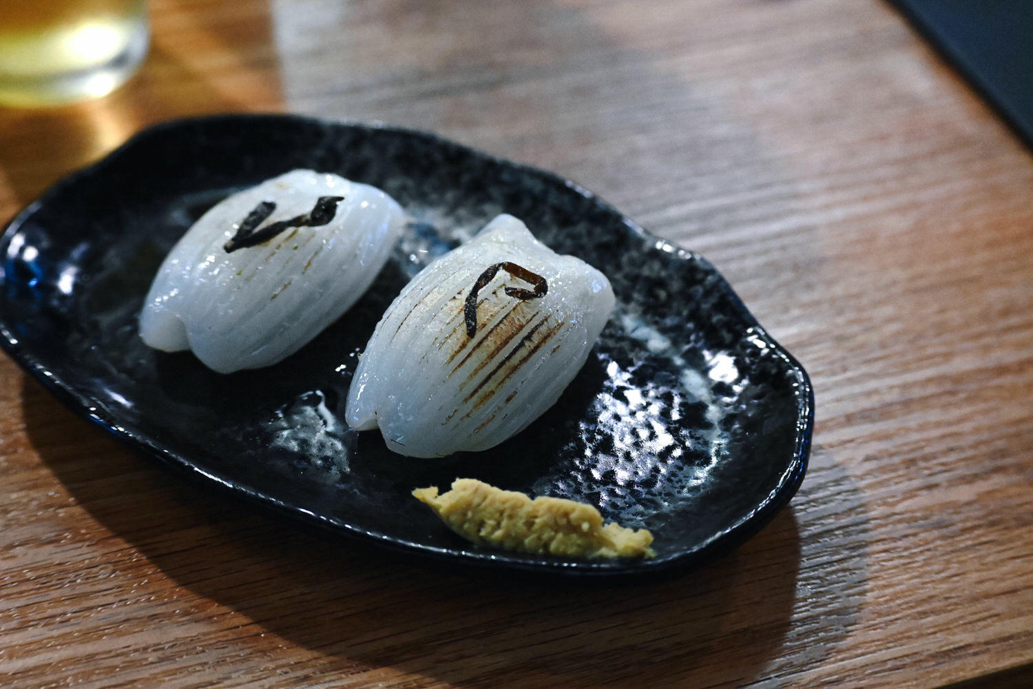 囍焰炭火串焼き。台中南屯串燒宵夜新開幕!龍眼炭燒烤當日食材、3種獨門撒料,紋甲花枝推薦必點 - 第31張圖