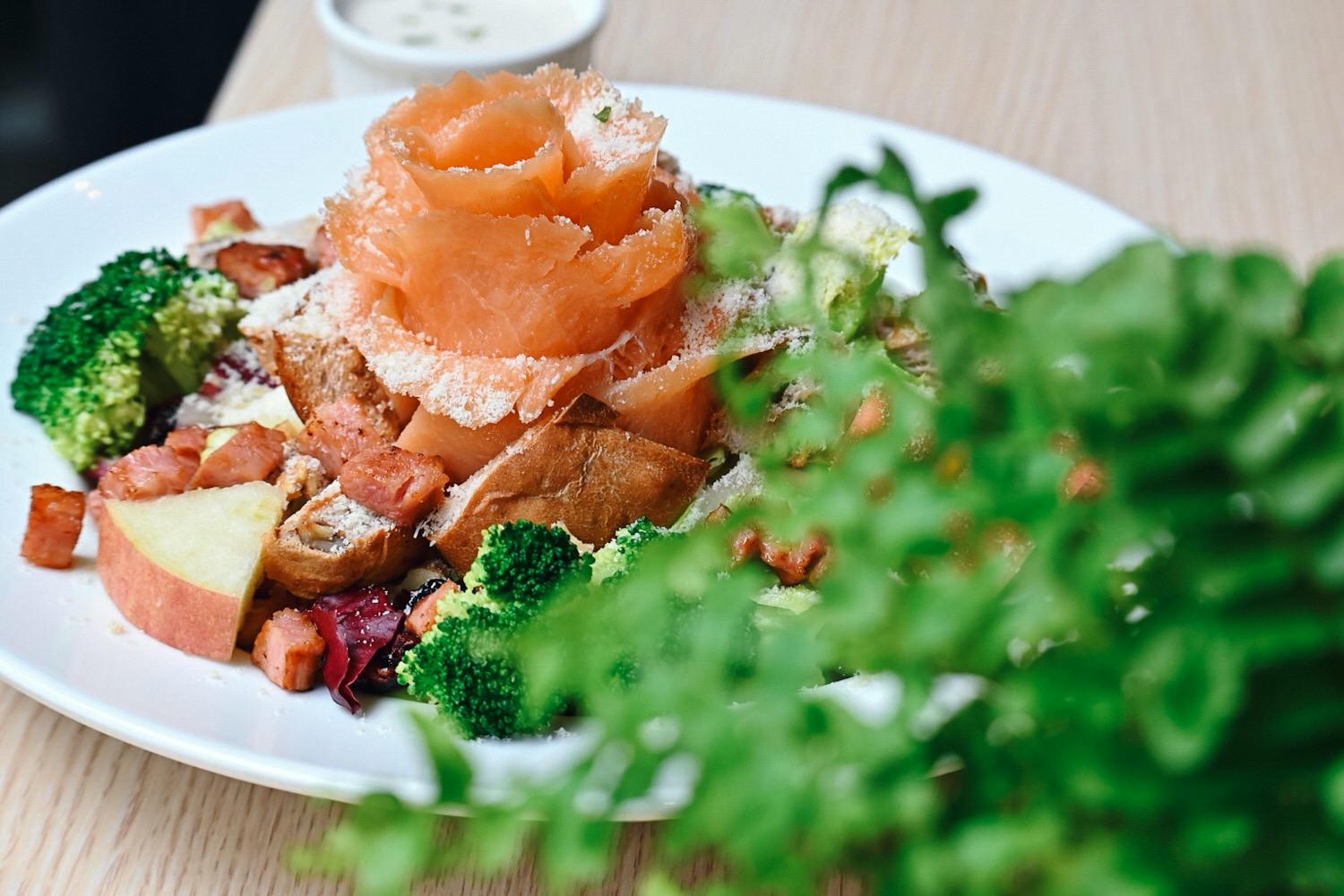 Cross Cafe 克勞斯咖啡店|12種鹹甜可朗芙、可可鍵盤鬆餅好吃好拍!在地11年忠孝復興不限時咖啡廳早午餐下午茶 - 第11張圖