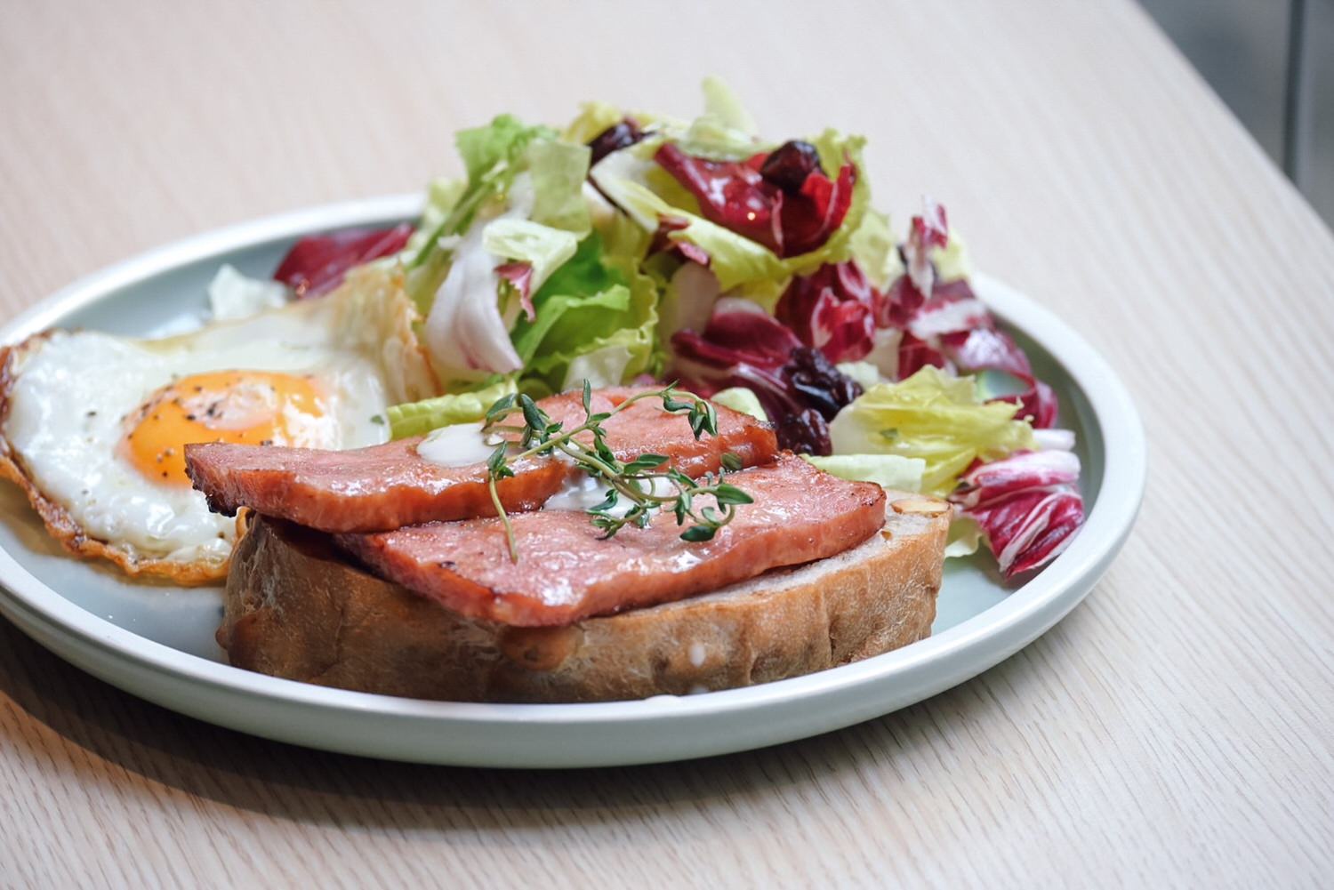 Cross Cafe 克勞斯咖啡店|12種鹹甜可朗芙、可可鍵盤鬆餅好吃好拍!在地11年忠孝復興不限時咖啡廳早午餐下午茶 - 第14張圖