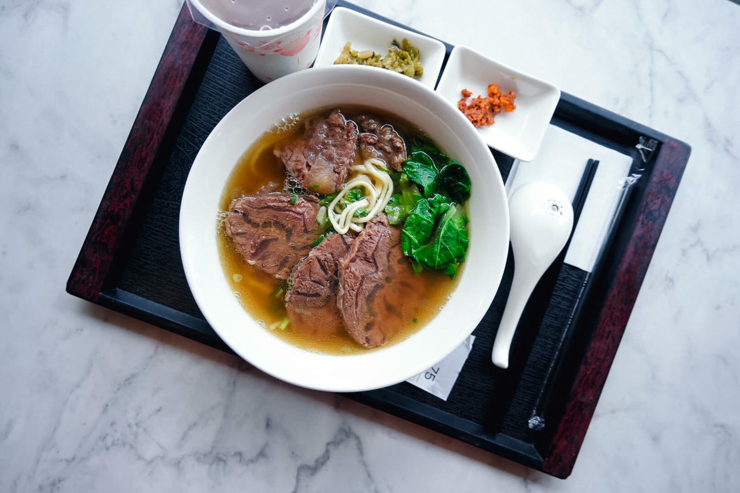 恩記牛肉麵。善導寺華山市場美食,除了阜杭豆漿、丘比手作土司早午餐不能錯過的金賞牛肉麵名店 - 第4張圖