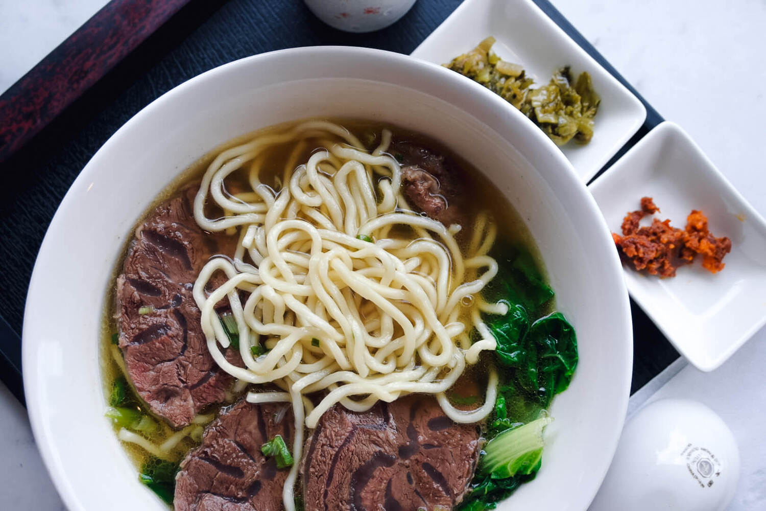 恩記牛肉麵。善導寺華山市場美食,除了阜杭豆漿、丘比手作土司早午餐不能錯過的金賞牛肉麵名店 - 第8張圖