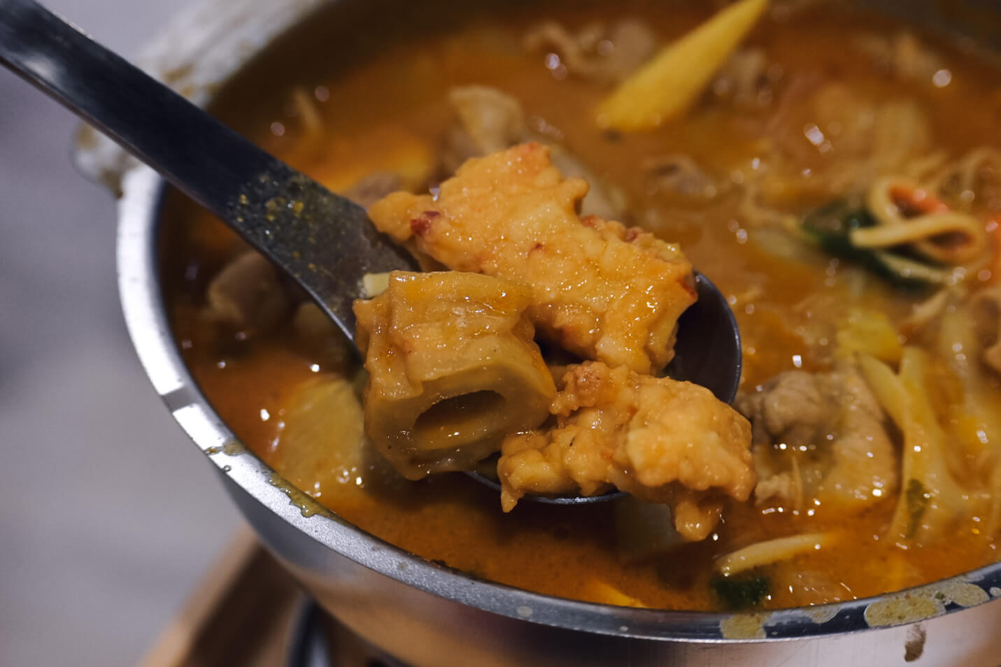 99幸福甜烘焙餐廳。南洋咖哩牛奶鍋配泡沫茶飲最對味!隱藏版台北101世貿麵包餐廳 - 第7張圖
