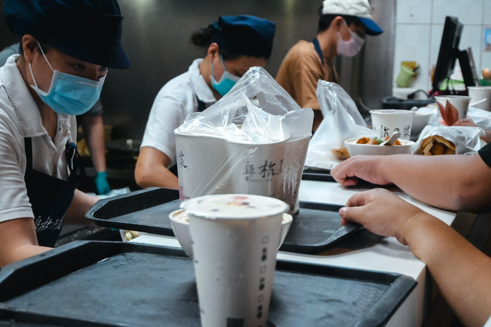 阜杭豆漿。20分鐘排隊攻略?2025菜單台北必吃早餐推薦鹹豆漿厚燒餅粉漿蛋餅 - 第8張圖