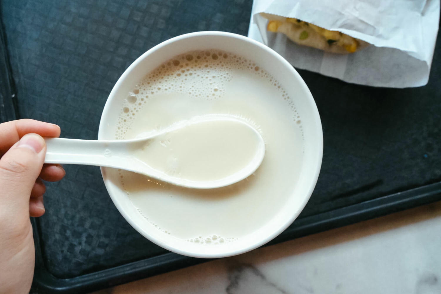 阜杭豆漿。20分鐘排隊攻略?2025菜單台北必吃早餐推薦鹹豆漿厚燒餅粉漿蛋餅 - 第14張圖