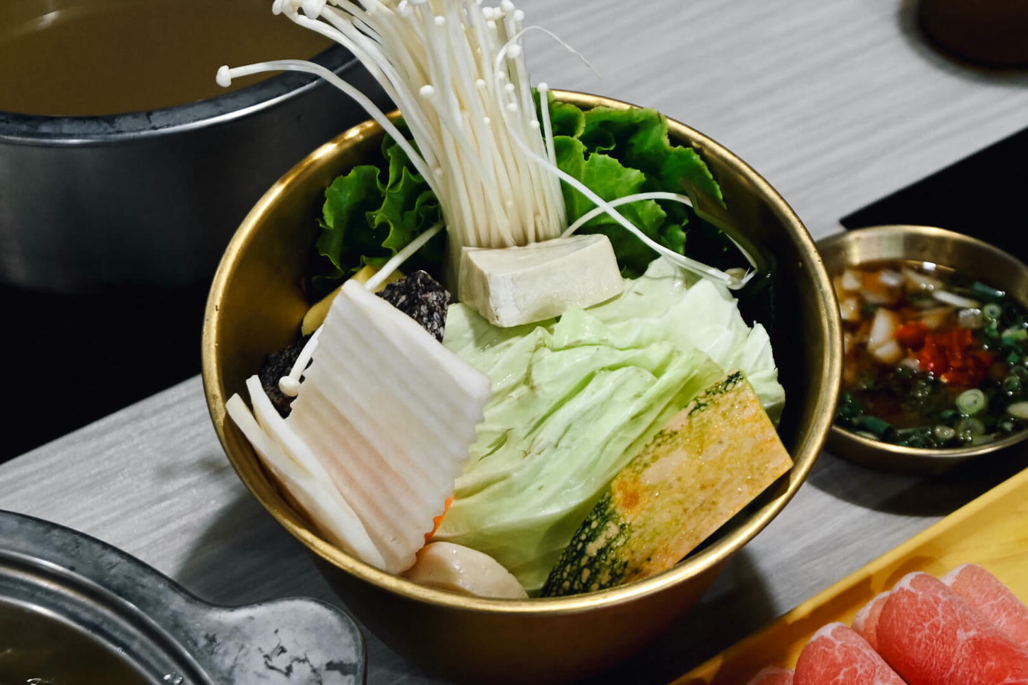埔里喫鍋龜隱田園。火鍋店賣日式咖喱飯、黑漢堡?20種湯頭套餐200起|南投埔里火鍋 - 第13張圖