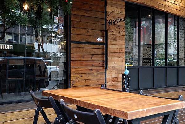Waiting Bistro|忠孝復興東區餐酒館推薦!再訪大安巷弄必點討海人快炒海鮮(已歇業) - 第2張圖