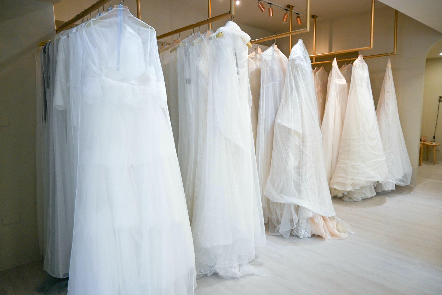 【台中婚紗推薦】一定要結婚才能穿婚紗嗎?水溝巢試穿心得、台中妝髮造型師推薦 - 第18張圖