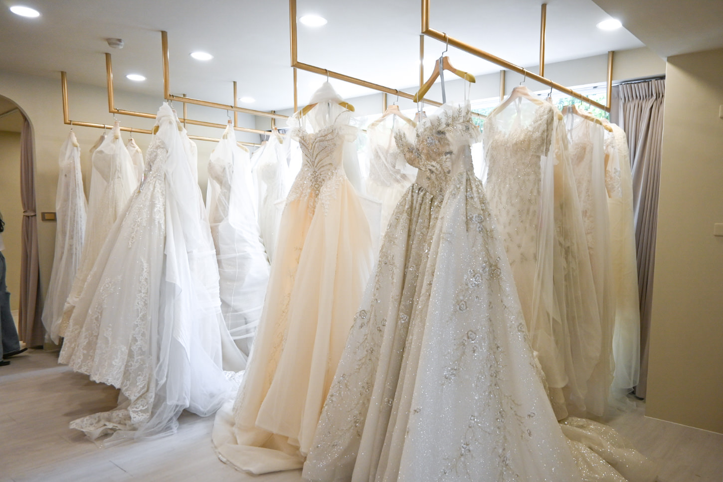 【台中婚紗推薦】一定要結婚才能穿婚紗嗎?水溝巢試穿心得、台中妝髮造型師推薦 - 第19張圖