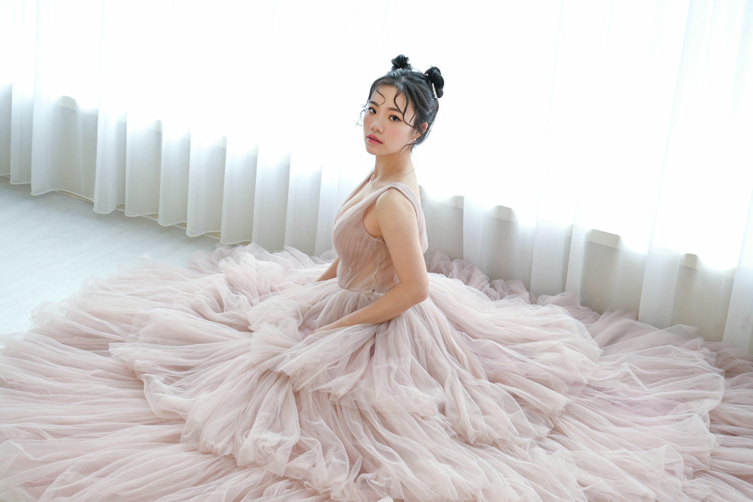 【台中婚紗推薦】一定要結婚才能穿婚紗嗎?水溝巢試穿心得、台中妝髮造型師推薦 - 第40張圖