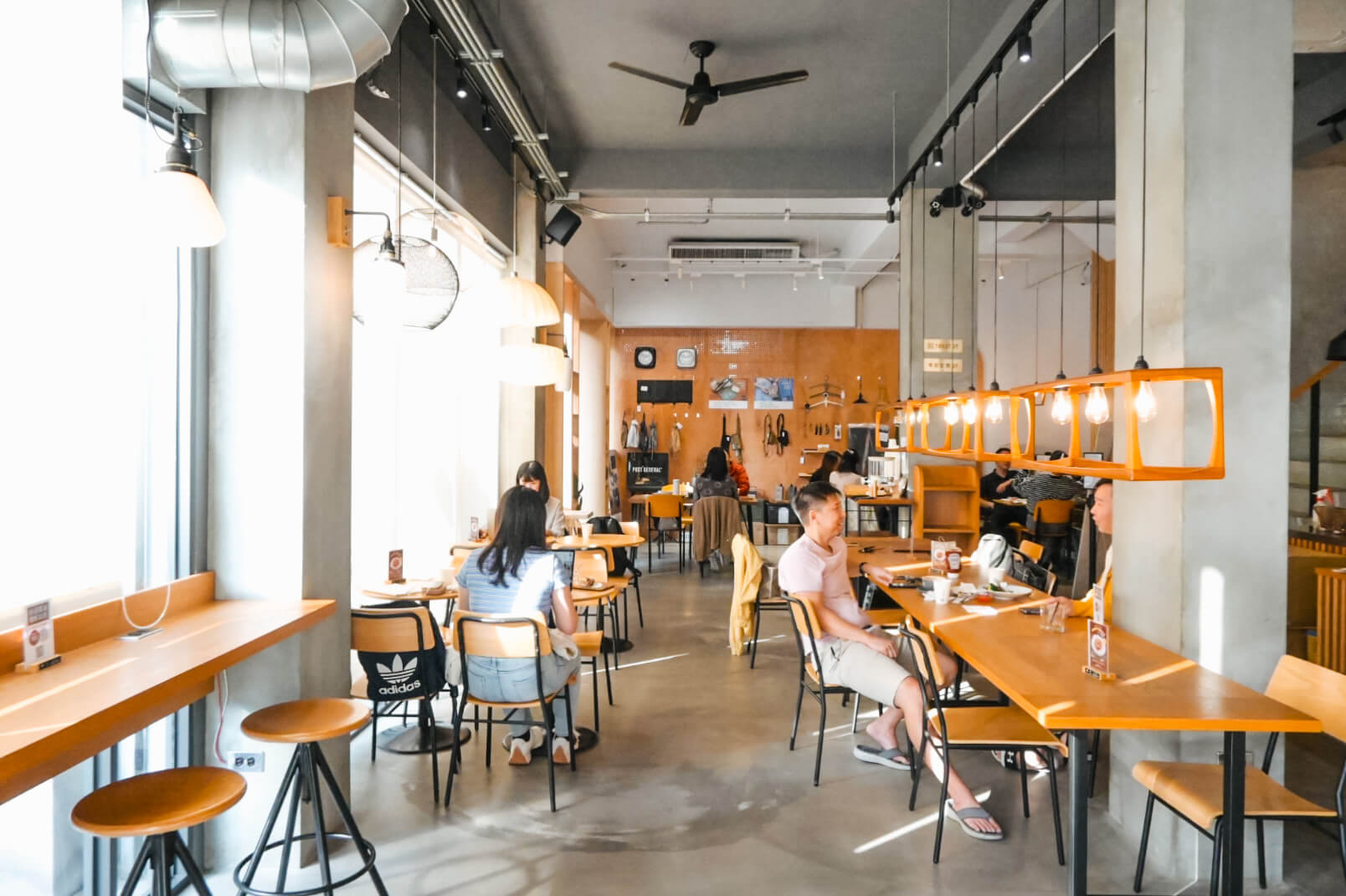 宅樂咖啡大墩店Zeller Coffee|台中大墩早午餐全日供應|日式工業風有插座 - 第2張圖