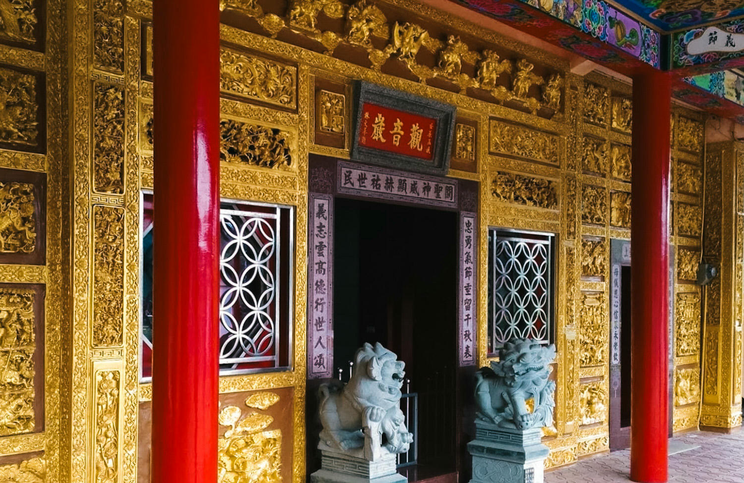 平溪車站景點：平溪觀音巖