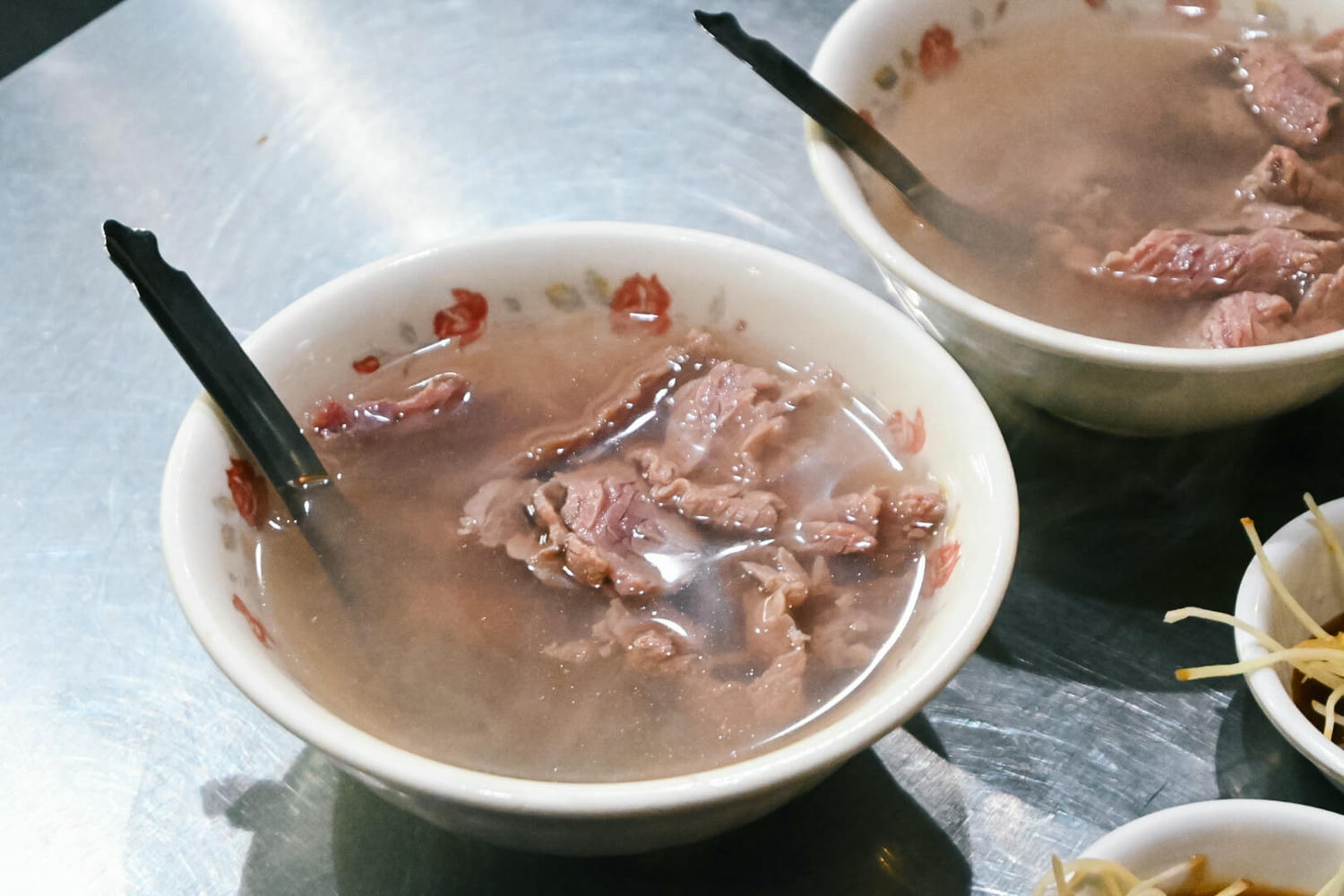 台南特色小吃街!10家赤崁樓附近美食|台南中西區宵夜推薦牛肉湯棺材板八寶冰 - 第2張圖 赤崁樓附近美食台南中西區宵夜