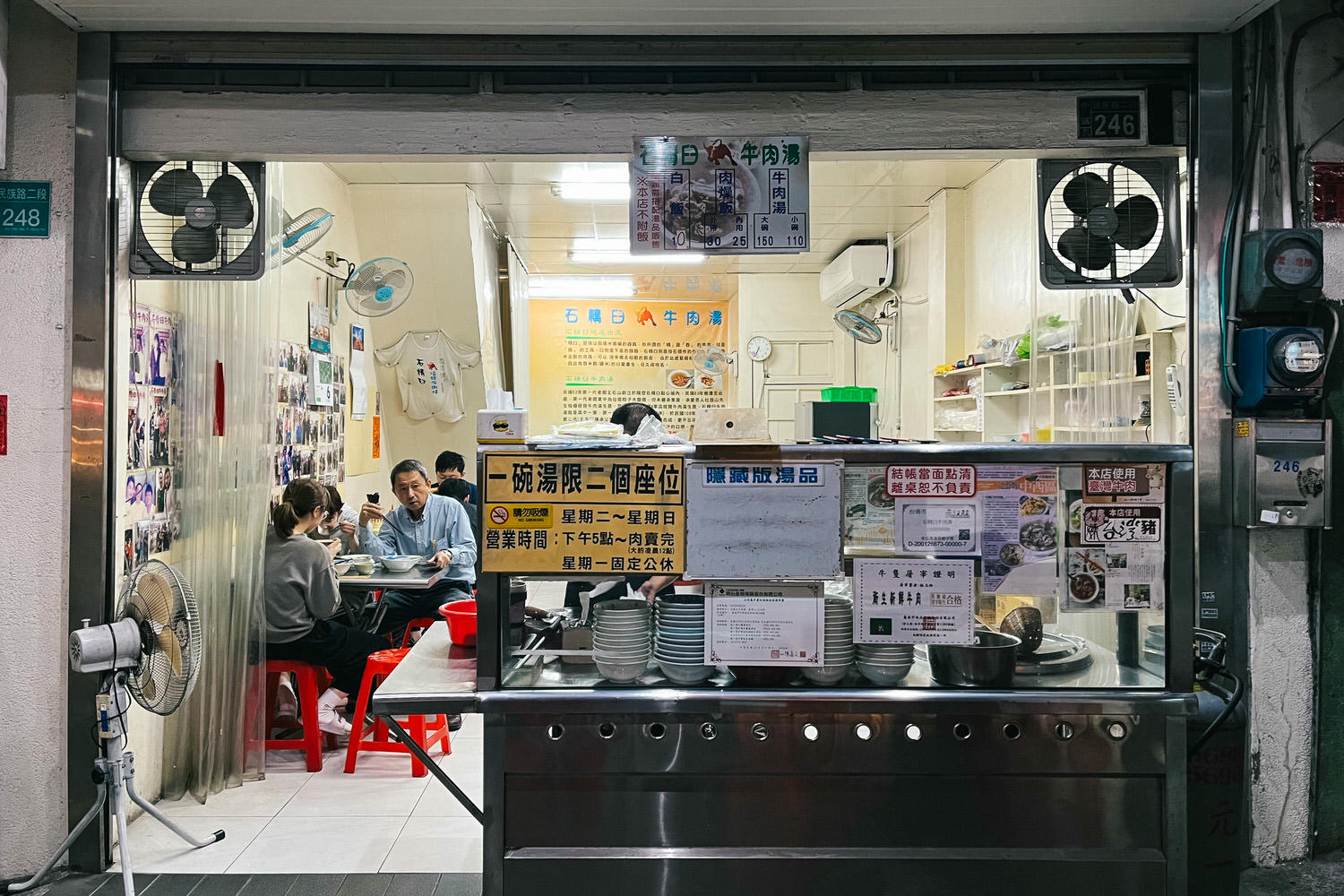 台南特色小吃街!10家赤崁樓附近美食|台南中西區宵夜推薦牛肉湯棺材板八寶冰 - 第17張圖