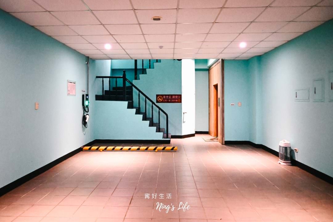 水瓶精品汽車旅館|南屯日式木屋渡假飯店!按摩浴缸、無菸味 - 第6張圖