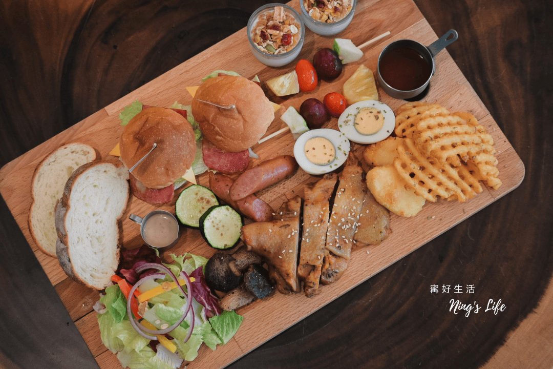 嬉行旅|超靚草悟道飯店1人1千有找!精緻樓中樓房、木盤早餐 - 第35張圖