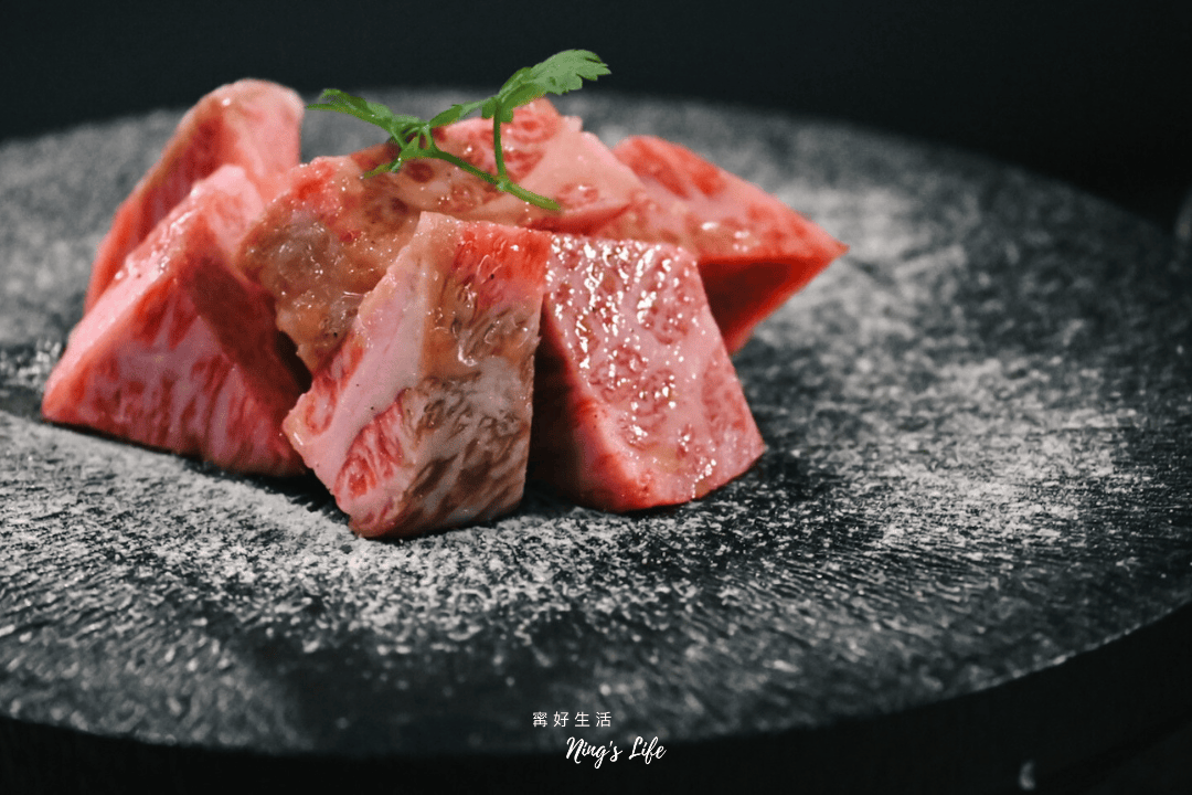 DEG度|設計感爆棚台中韓式燒肉!9款小菜吃到飽、生日送和牛 - 第22張圖