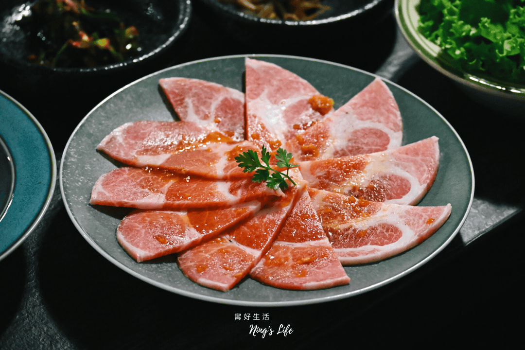 DEG度|設計感爆棚台中韓式燒肉!9款小菜吃到飽、生日送和牛 - 第30張圖