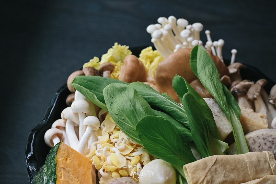 菇神新社店|第一次吃這樣點!飄香20餘年原木家傳鍋米其林推薦 - 第19張圖