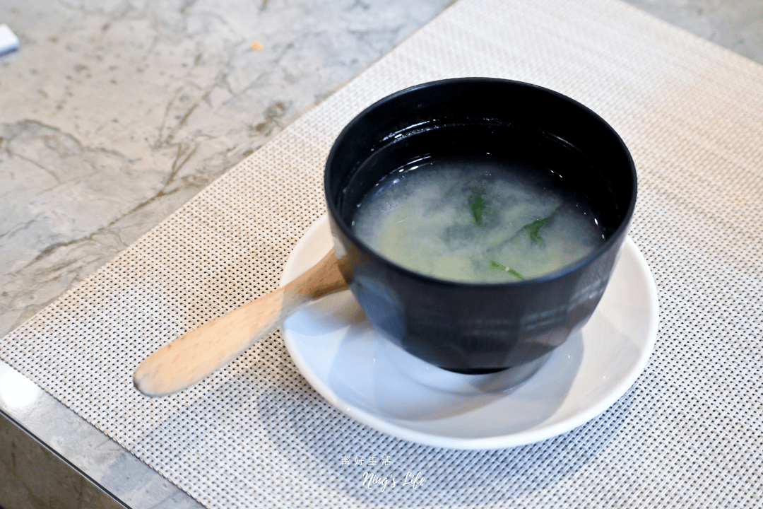鮨初割烹料理|平日中午也客滿!台中日式無菜單推薦 - 第37張圖