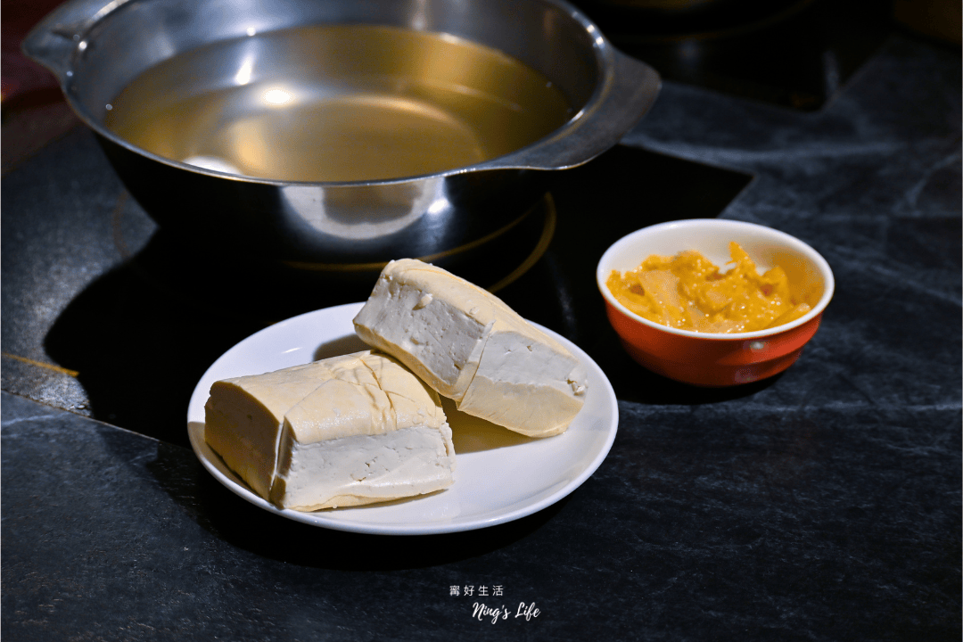 蔬盈市場火鍋|台中勤美吃到飽菜比肉多!50種季節蔬菜、嘉大鮮奶入鍋 - 第16張圖