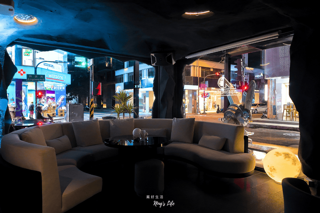 阿姆斯壯餐酒館|登陸月球!台中西區勤美餐酒館、適合一個人去的酒吧推薦 - 第7張圖