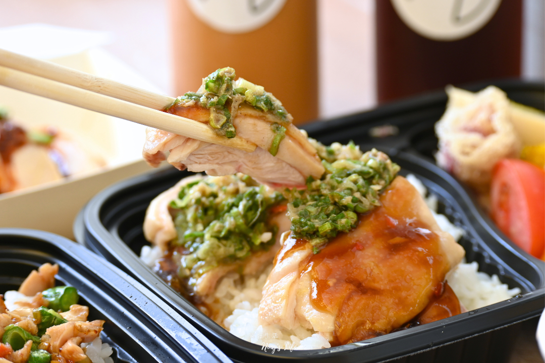 志氣雞飯|台中榮華富櫃市集海南雞飯外帶店 肉質好又開胃 - 第6張圖