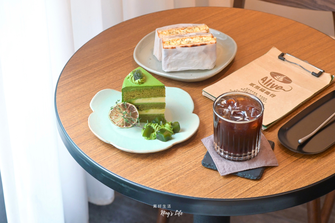 貳氖福商行|柯基控必收!手作戚風自烘咖啡 台北西門咖啡廳 - 第16張圖