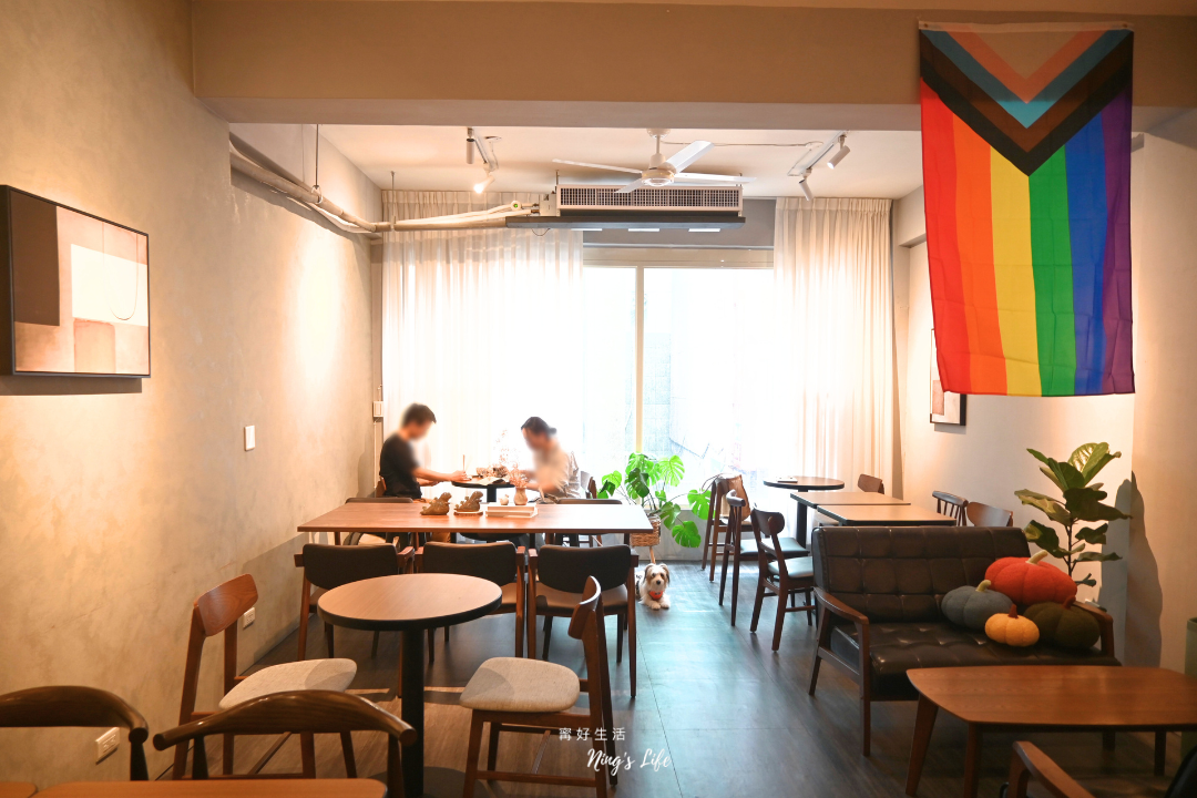 貳氖福商行|柯基控必收!手作戚風自烘咖啡 台北西門咖啡廳 - 第9張圖