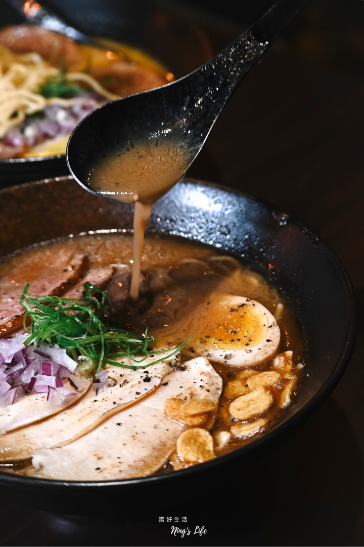 流明拉麵｜被拉麵耽誤的肉排、布丁！美術館周邊美式復古拉麵