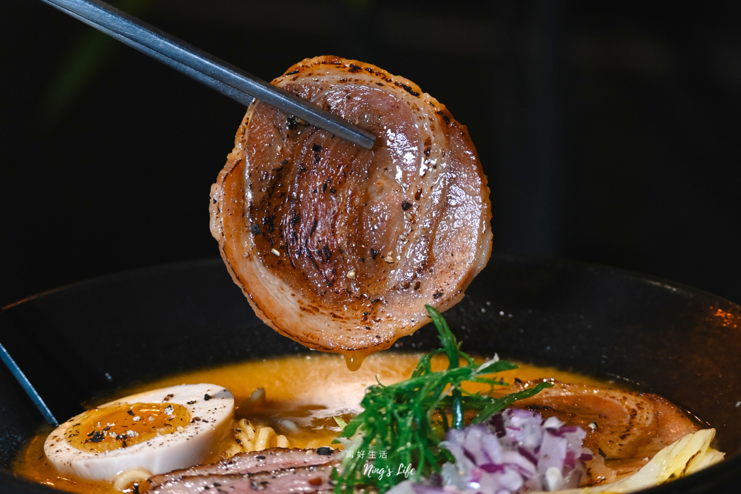 流明拉麵｜被拉麵耽誤的肉排、布丁！美術館周邊美式復古拉麵